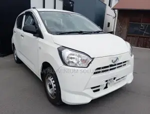 Daihatsu Mira e s 2025