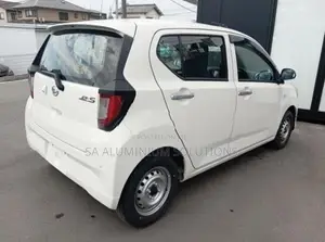 Daihatsu Mira e s 2025