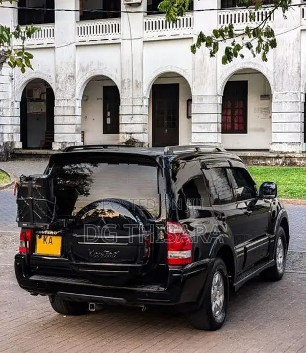 Mitsubishi Montero 2005