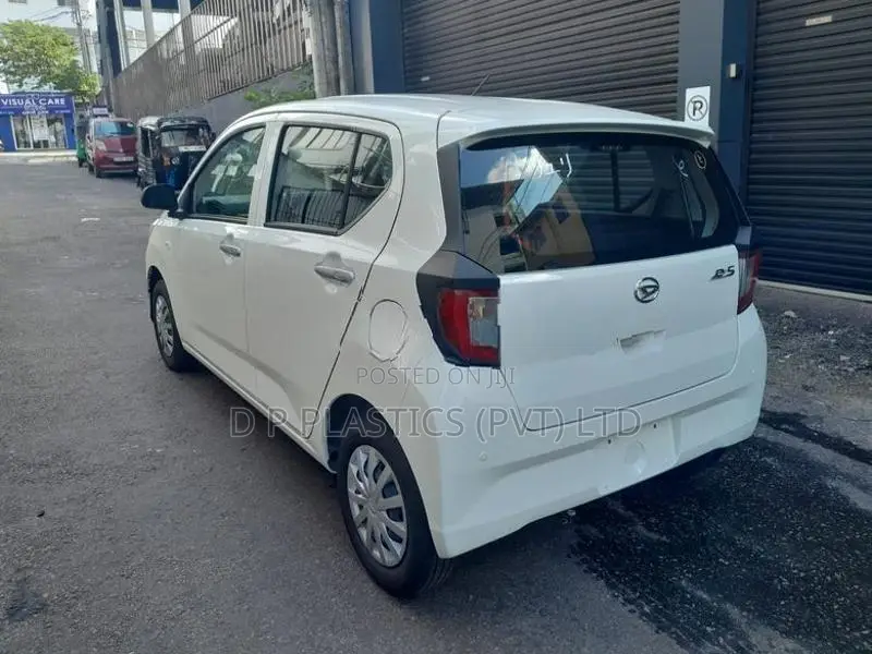 Daihatsu Mira 2024