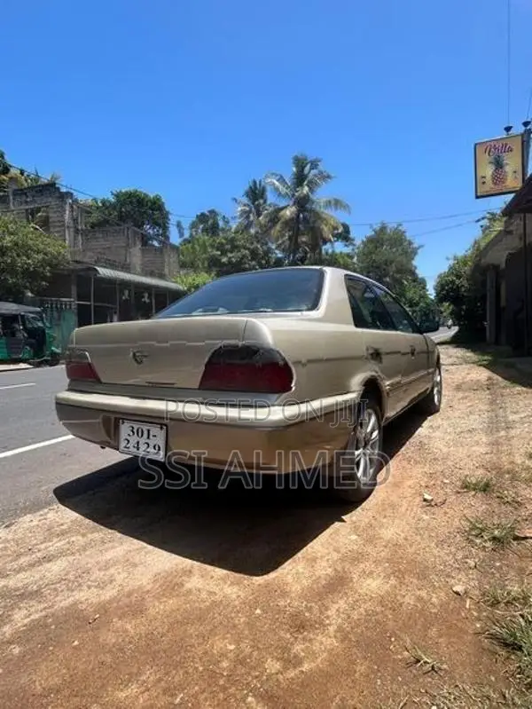 Toyota Soluna 1999