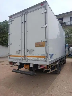 Isuzu NPR75U 2026