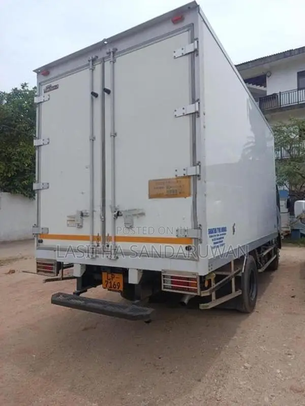 Isuzu NPR75U 2026