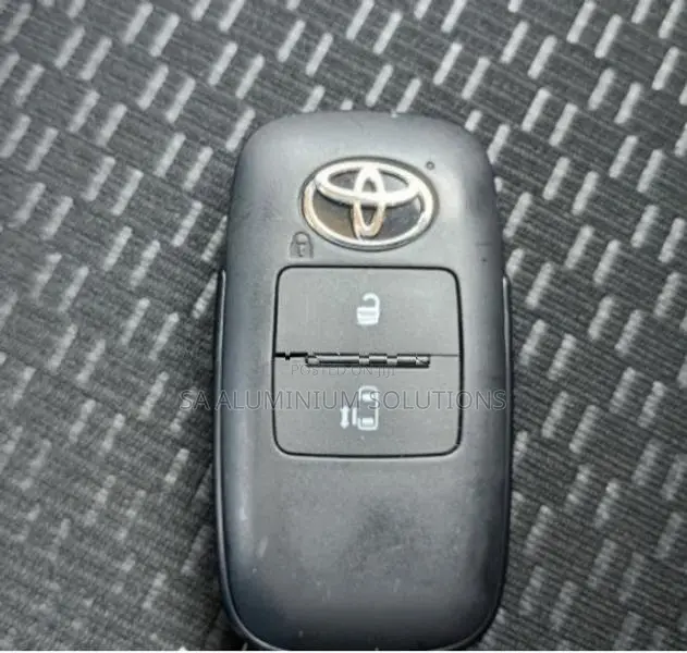 Toyota Roomy X 2024