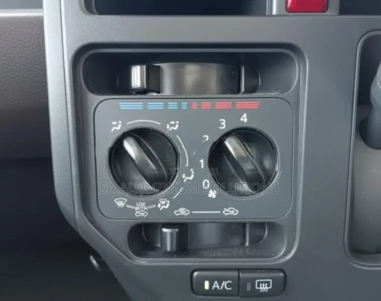 Toyota Roomy X 2024