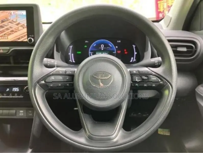 Toyota Yaris Cross X 2024