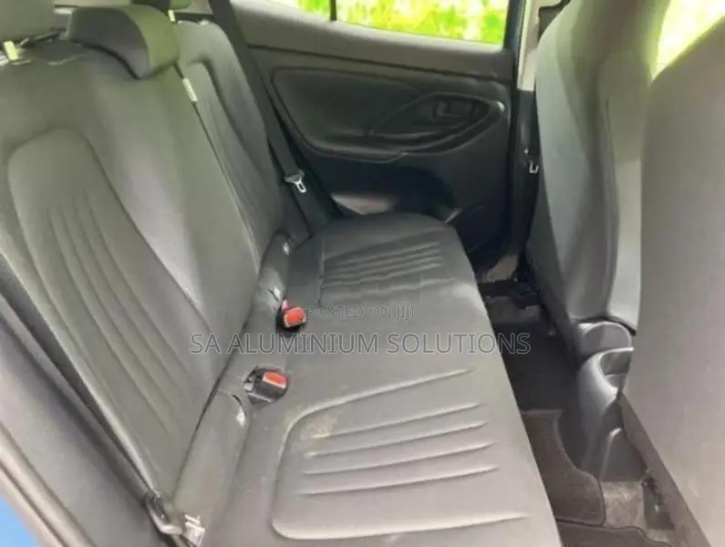 Toyota Yaris Cross X 2024