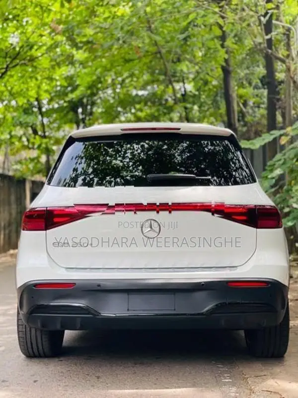 Mercedes Benz EQB 250 Plus 2024