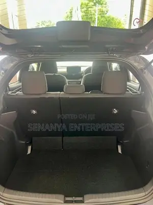 Toyota Yaris G LED 4WAY HEAD REST 2024