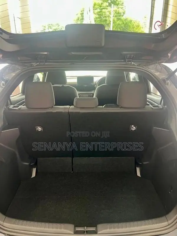Toyota Yaris G LED 4WAY HEAD REST 2024