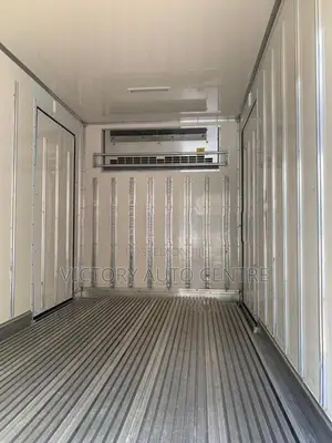 Isuzu Elf Freezer 10.5 2021