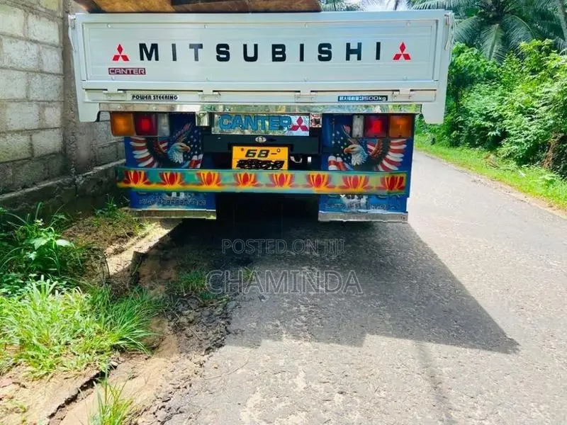 Mitsubishi Eicher 1998
