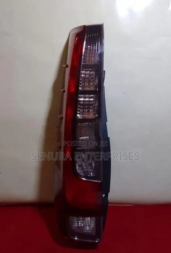 Toyota Noah ZRR80G Tail Light Lh