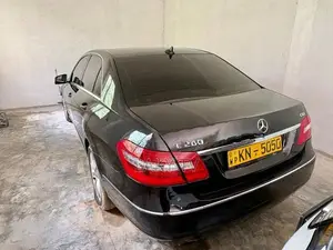 Mercedes Benz E200 2011