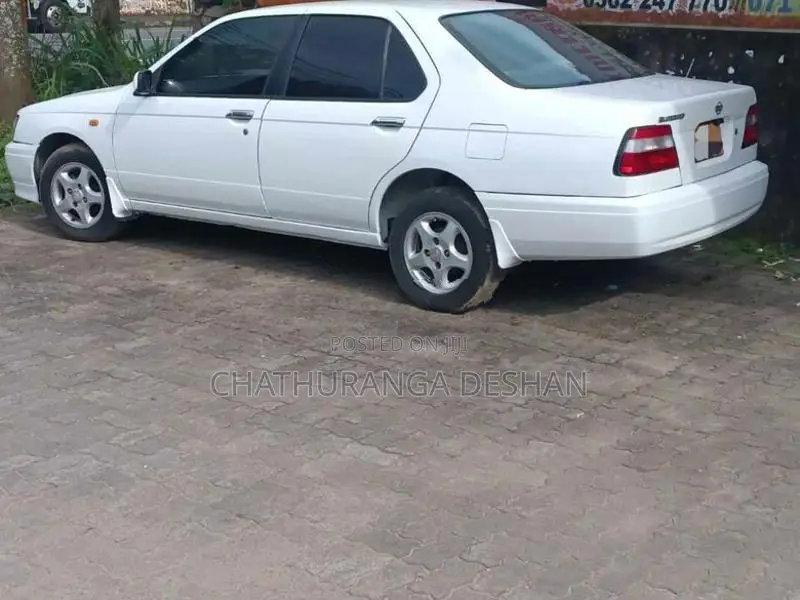 Nissan Bluebird SU14 1999