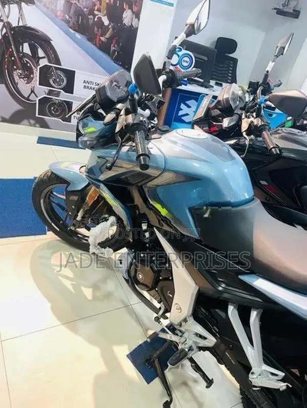 Bajaj Pulsar N160 Premium 2026