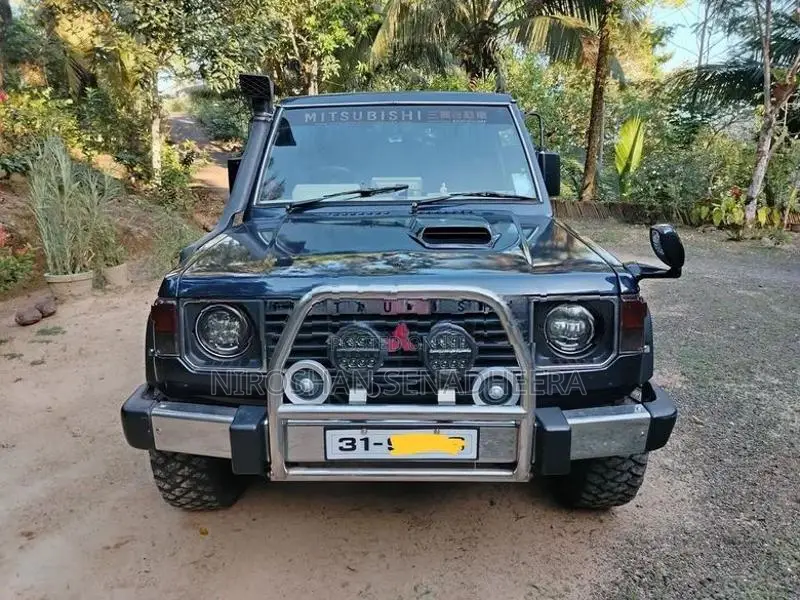 Mitsubishi Pajero 1983