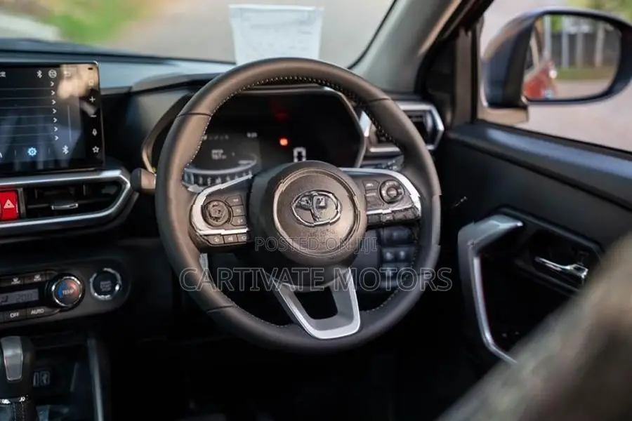 Toyota Raize Z Grade BSM 2026