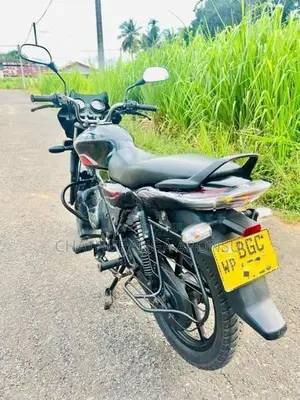 Bajaj Discover 100 2017