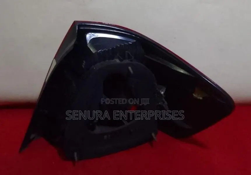 Toyota Premio ZZT240 Tail Light Lh
