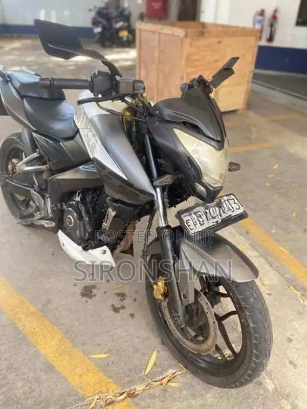Bajaj Pulsar NS200 2017