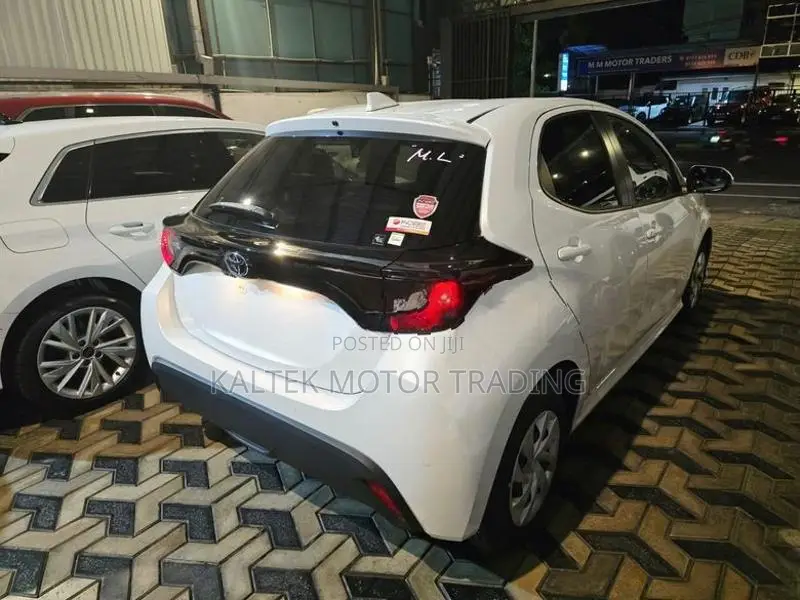 Toyota Yaris G 2024
