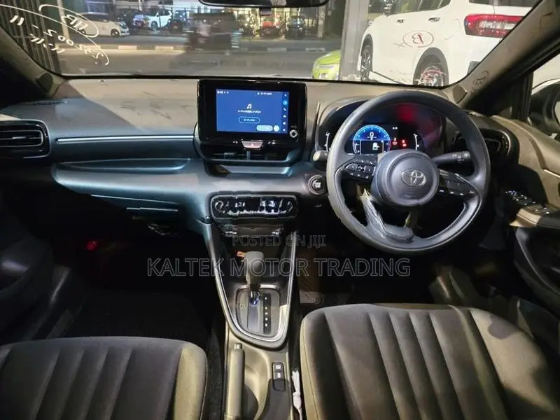 Toyota Yaris G 2024