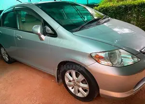 Honda Fit Aria 2005