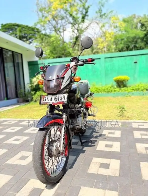 Bajaj CT100 2013