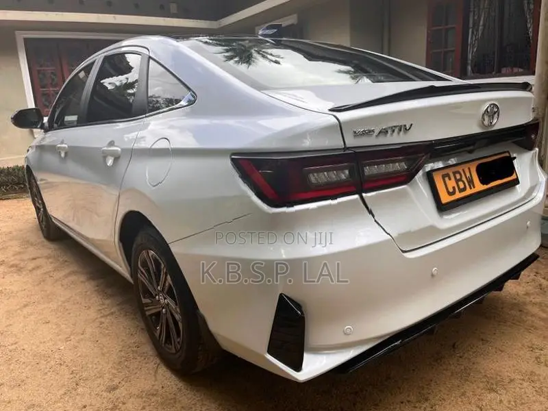 Toyota Yaris Ativ 2025