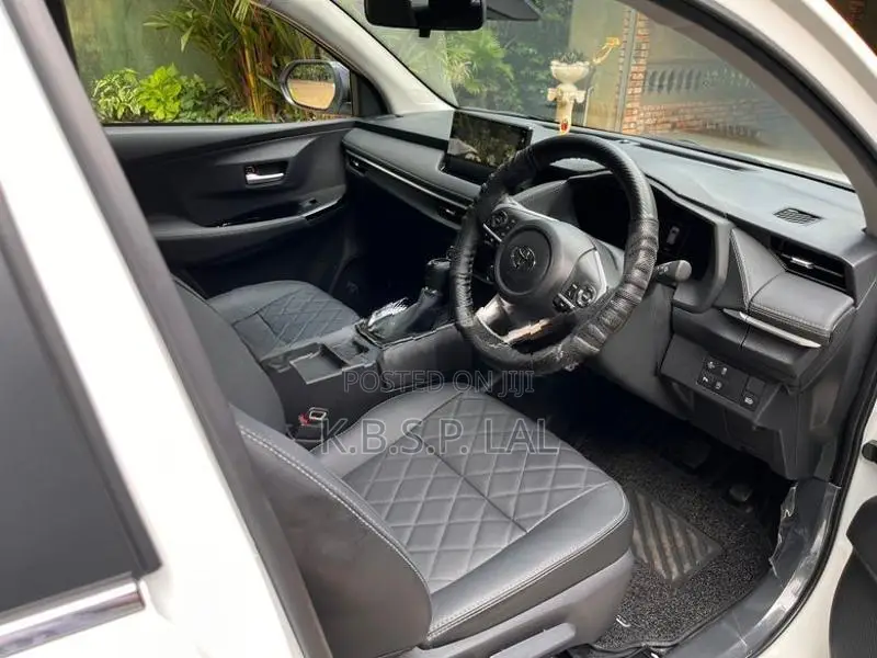 Toyota Yaris Ativ 2025