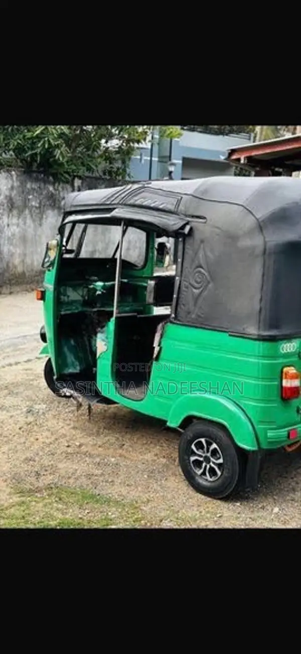 Bajaj RE 2005