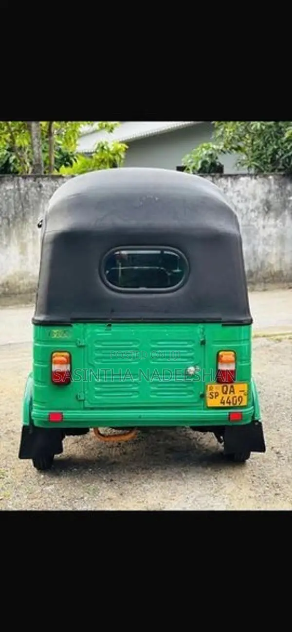 Bajaj RE 2005