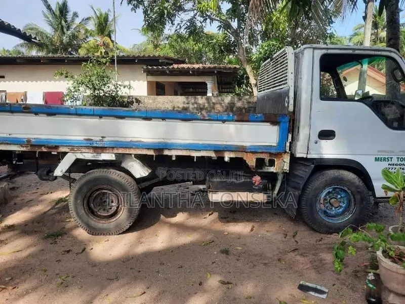 Isuzu Elf 1980