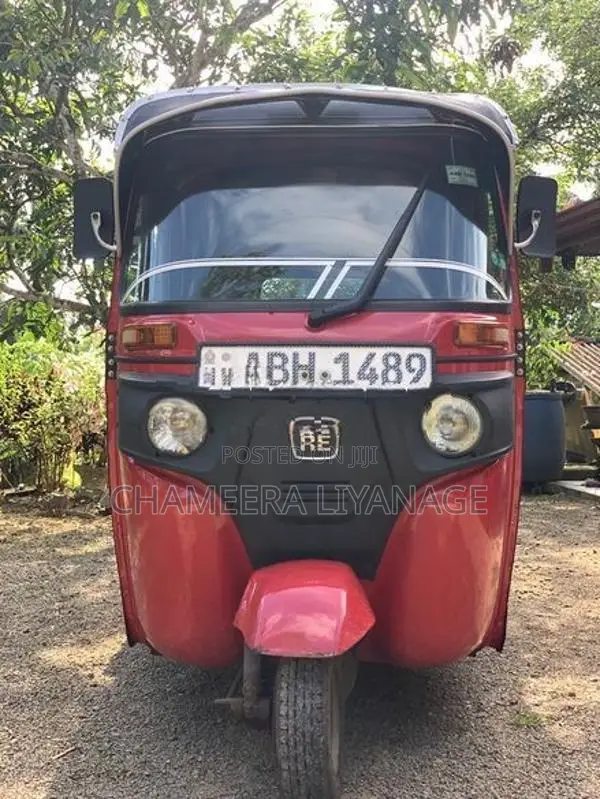 Bajaj RE 2015