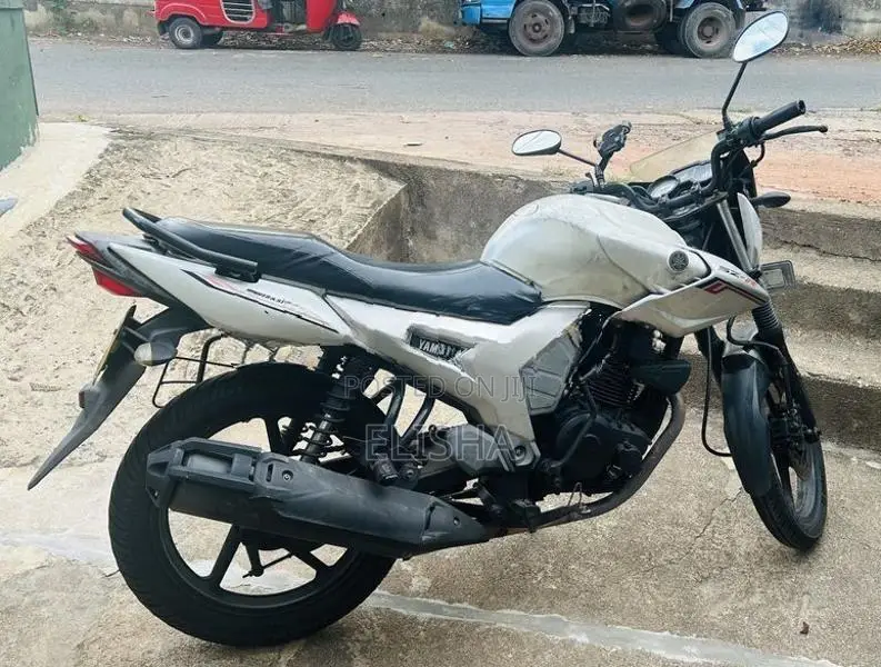 Yamaha SZR 2012