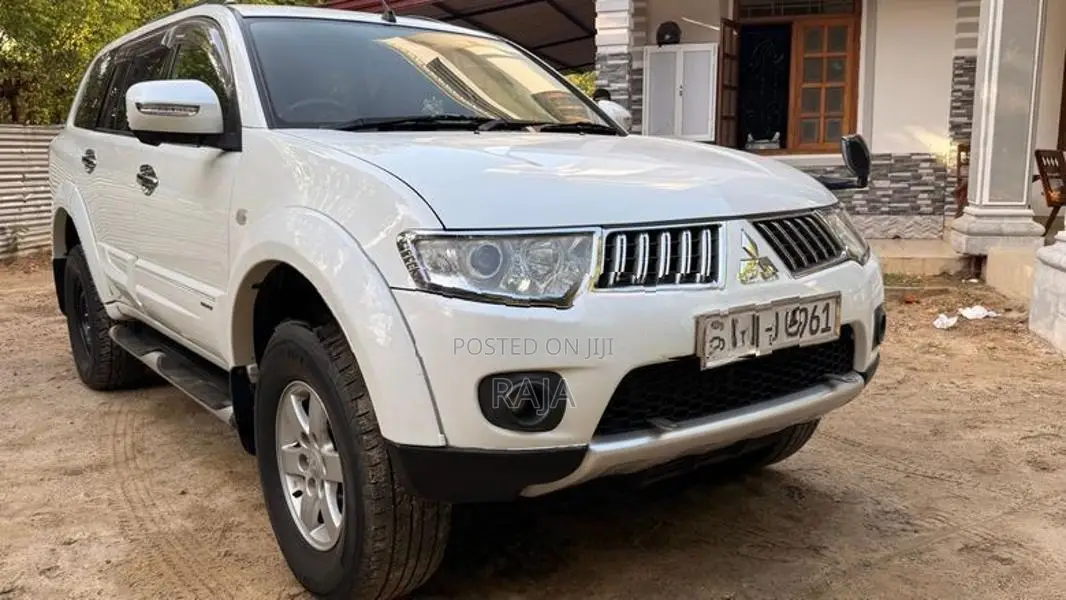 Mitsubishi Montero Monsters Sports 2012