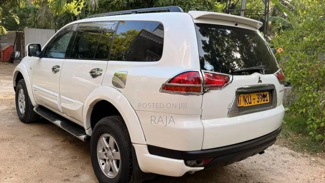 Mitsubishi Montero Monsters Sports 2012
