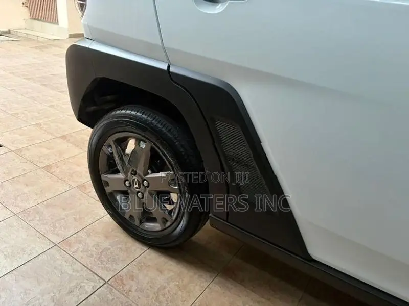 Daihatsu Taft Dark Chrome Venture 2025