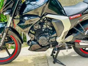 Yamaha FZs V2 2015