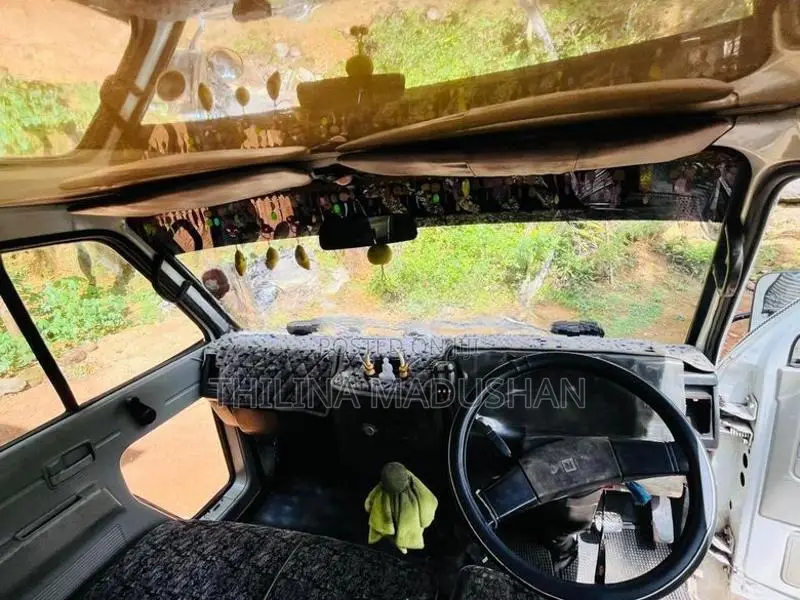 Isuzu Elf 1995