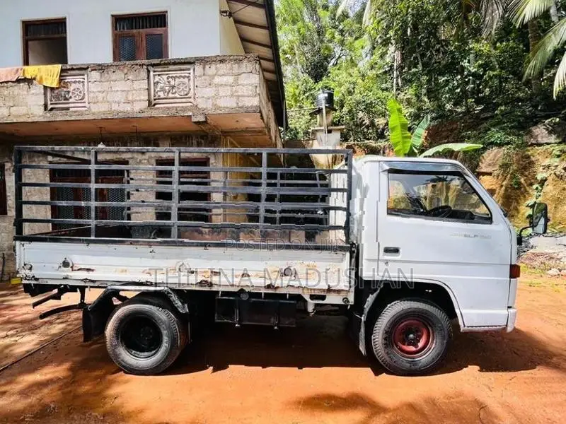 Isuzu Elf 1995
