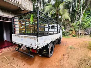 Isuzu Elf 1995