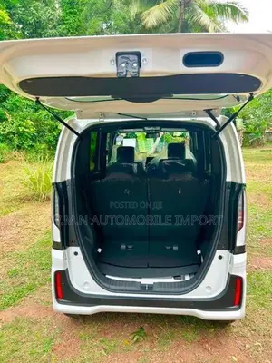 Honda N-Box Custom 2026