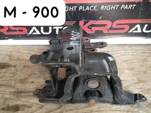 Toyota roomy M 900 Gear Box Mount