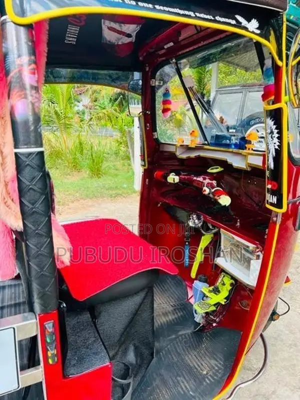 Bajaj RE 2004