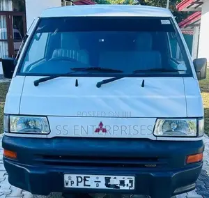 Mitsubishi L300 long 2012