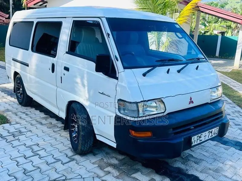 Mitsubishi L300 long 2012