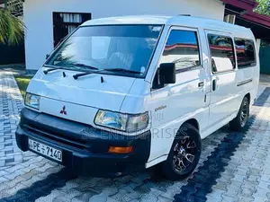 Mitsubishi L300 long 2012