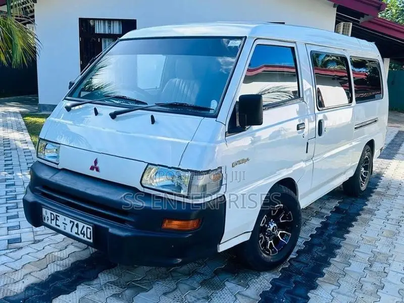 Mitsubishi L300 long 2012